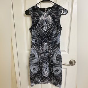 Grey/Black Diamond Print Dress
Small/non-stretch